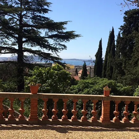 Sainte Anne 19th-century Bastide Vila